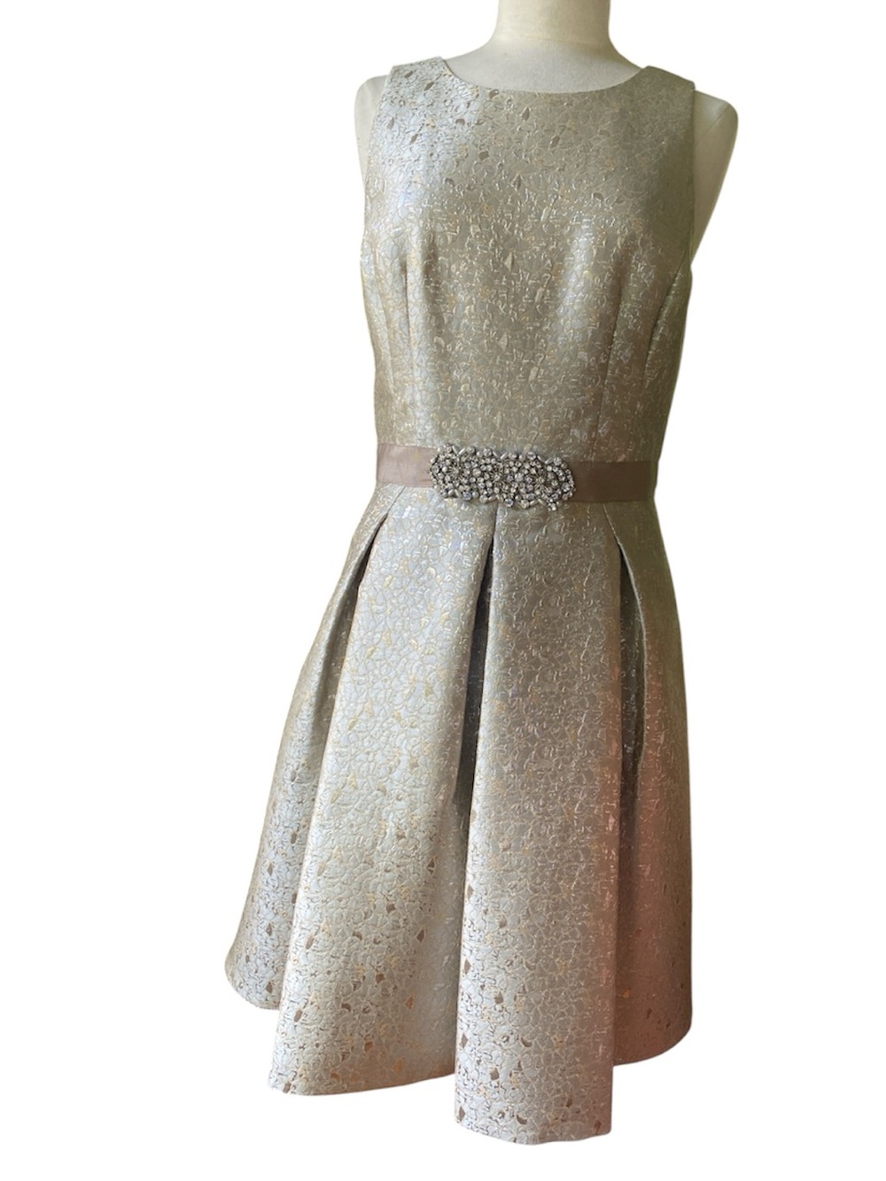 Eliza J gold metallic cocktail dress beaded waist Sleeveless Box Pleat Metallic